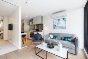 South Melbourne Hidden Gem near Albert Park Lake